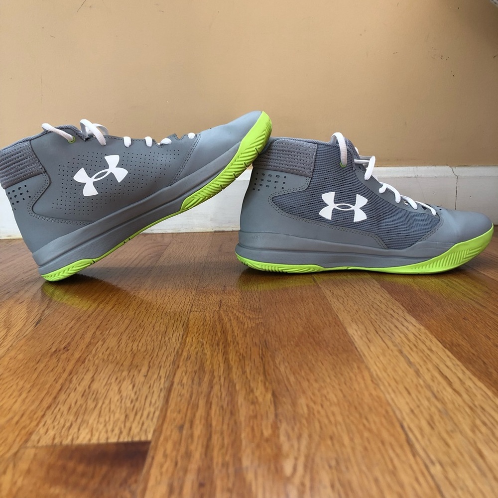 Under Armour women’s UA Jet 2017 basketball shoes
